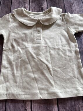 Brianna collared shirt color is light pistachio 12/18 vguc